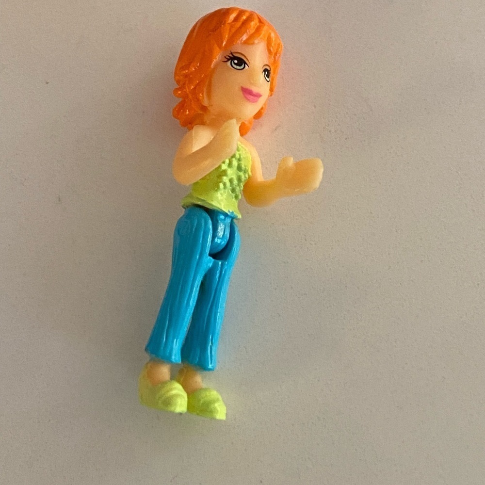 2007 Polly Pocket Wheels pink Mini Car w/mini 1.5” Polly doll Driving - Picture 7 of 16